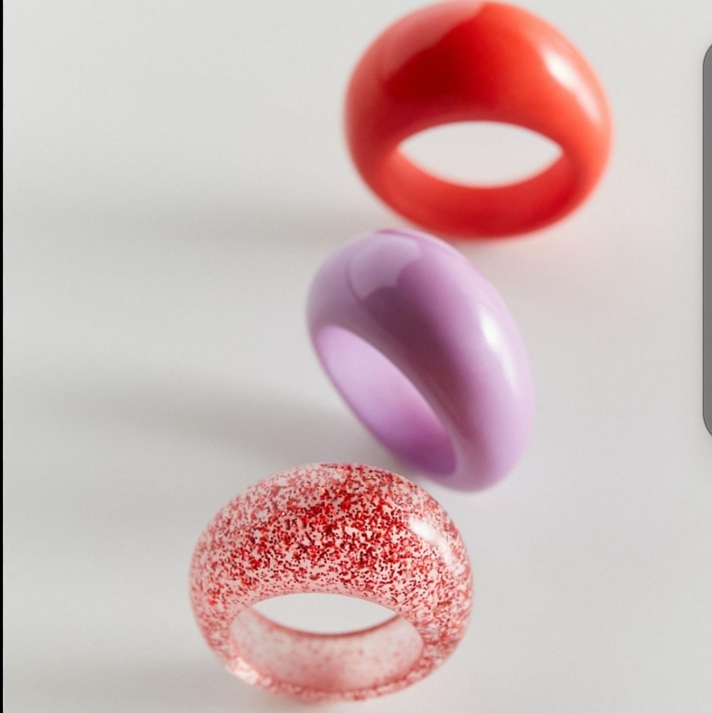 Urban Outfitters Roxy Resin Ring Set of Three- NWT SZ 6